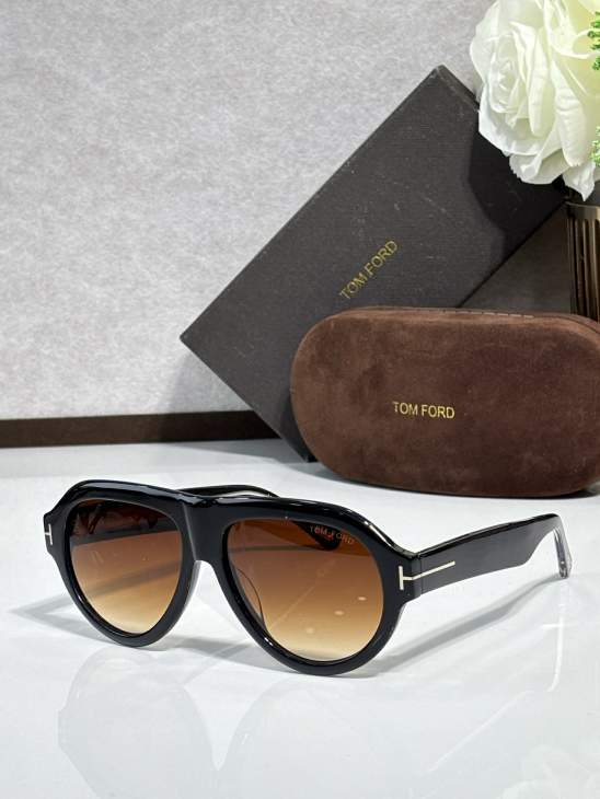 Picture of Tom Ford Sunglasses _SKUfw77318251fw